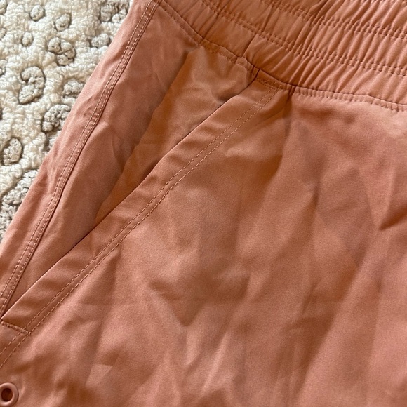 NWT Old Navy Plus Size Women's 4x Pink Shorts 4” - Picture 5 of 11